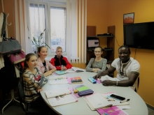 Занятия английским языком с нашим преподавателем-носителем Джозефом